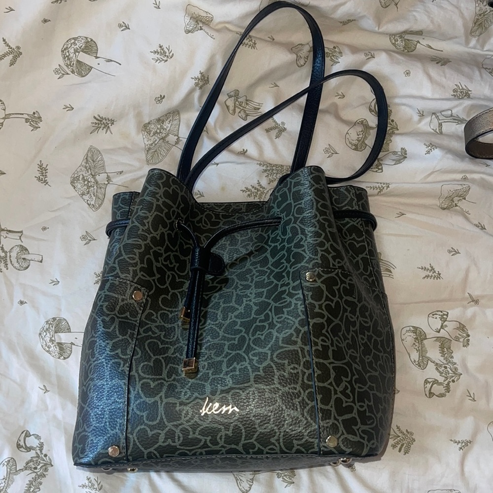 Kem handbag, black leather with heart design